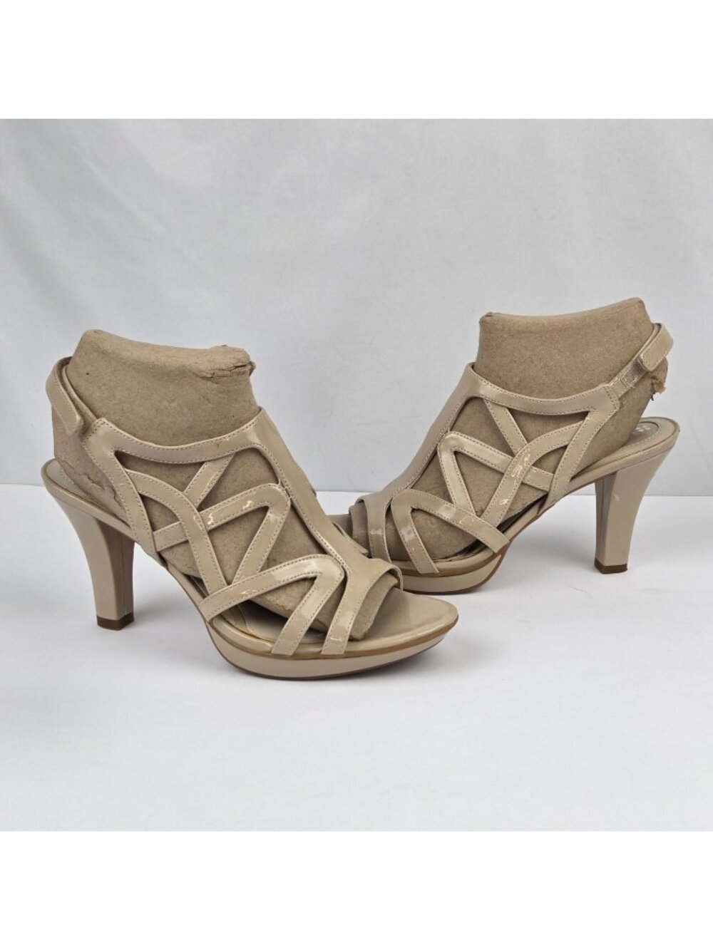 Naturalizer Beige Strappy Heeled Sandals Size 6.5M N5 Comfort Open Toe Faux Leat